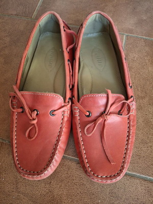 Women’s red leather ballet shoes like new, Voyages