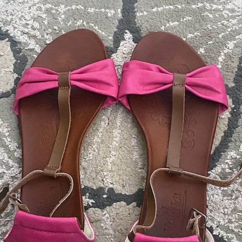Voi & Noi women's sandals No 41 fuchsia and tan with bow