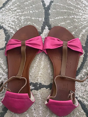 Voi & Noi women's sandals No 41 fuchsia and tan with bow