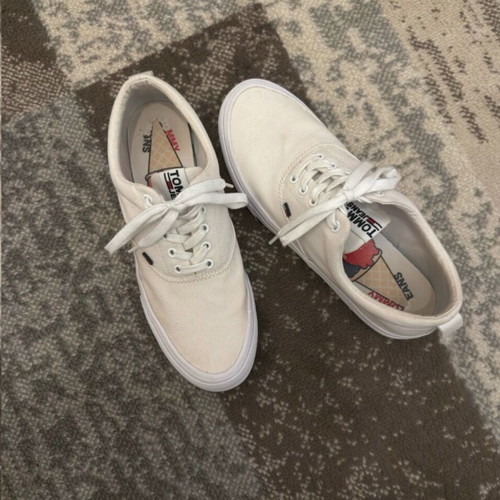 Tommy Hilfiger men's shoes size 43, like new, white