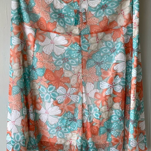 Light skirt like new, orange and turquoise, size XL