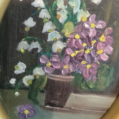 Oil paintings on canvas, set of 2, like new, 15x12 oval and 18x12
