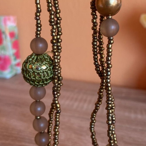 Necklace in brown shades new