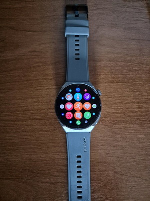 Huawei Watch GT 3 Pro 46mm like new with extra straps worth 120€