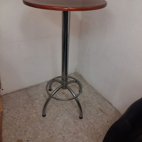Tables + stools