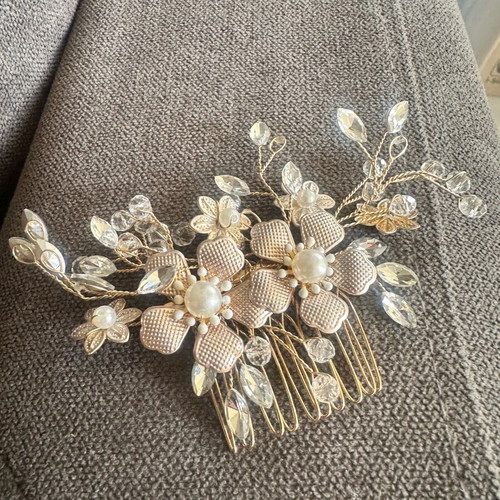 Hair jewelry new with gold-colored comb