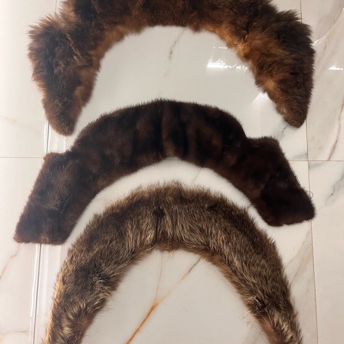 Set of 3 vintage fox fur collars like new, brown