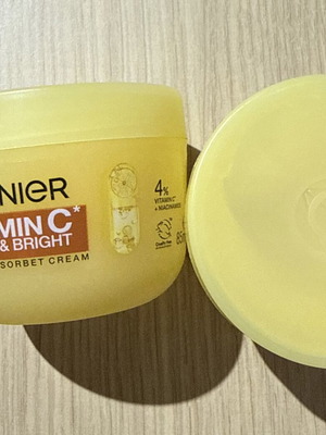 Garnier Vitamin C ενυδατική κρέμα sorbet