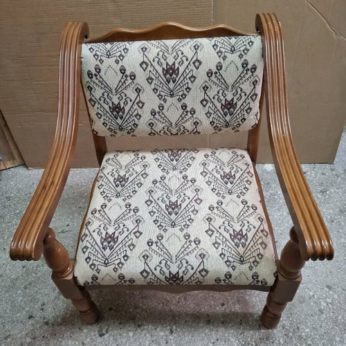 Armchair with dimensions 65x80x35 cm