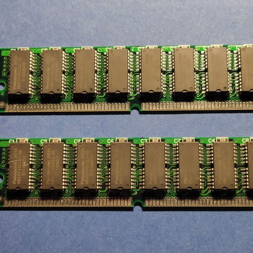 PANASONIC MN4117405CSJ-06 EDO 72-pin RAM memory used
