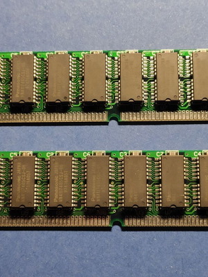 PANASONIC MN4117405CSJ-06 EDO 72-pin RAM memory used