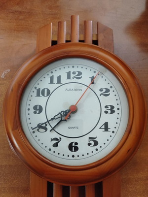 Wooden wall clock analog, like new