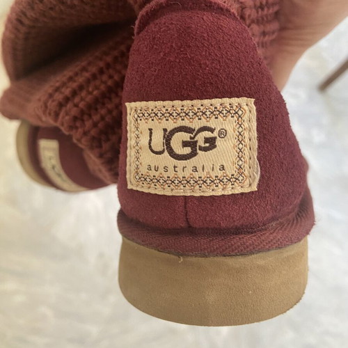 Ugg knitted boots like new, size 38, burgundy