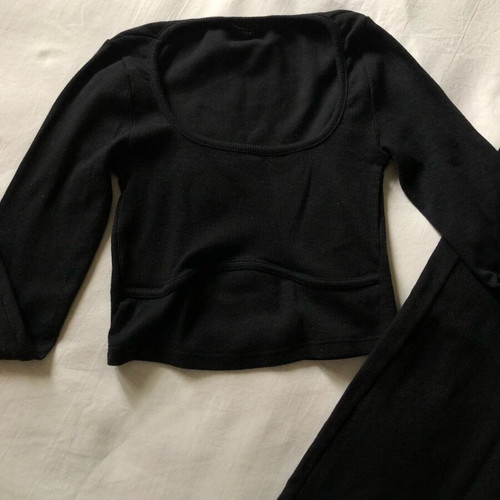 Women's short blouse and skirt set like new, black