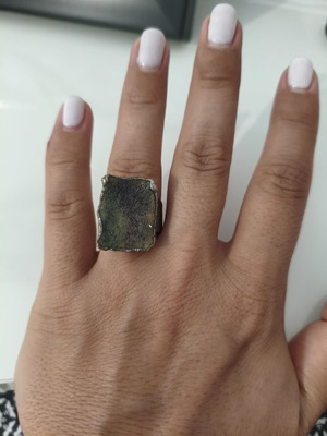 Vintage statement ring with raw Moldavite adjustable size like new