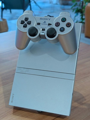 3D Printed Βάση Κονσόλας και Χειριστηρίου με Cable Management για PlayStation 2 Slim καινούργιο