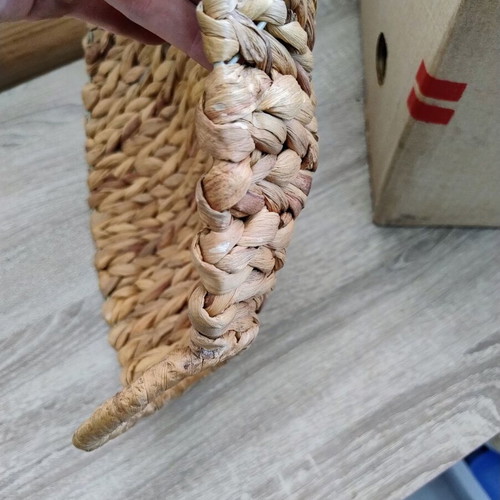 Woven fruit basket used, 35x31x8 cm