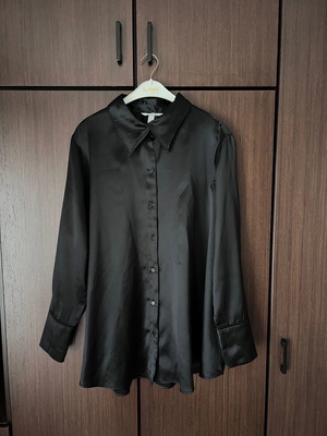 Μαύρο σατινέ πουκάμισο H&M σαν καινούργιο, μέγεθος 44-46
