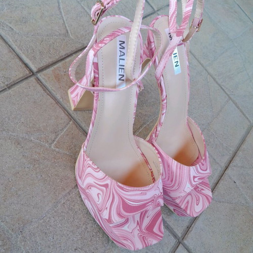 New sandals size 40