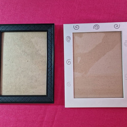 Photo frame set used, metal and plastic, pack of 2