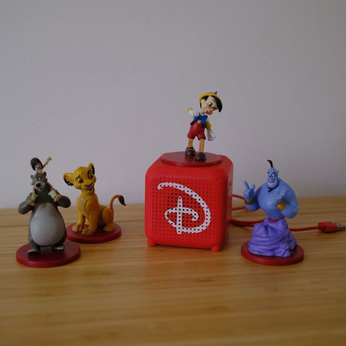 Disney audio story speaker with 4 mini figures, like new