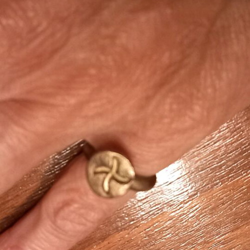 Sevalier ring like new, small size