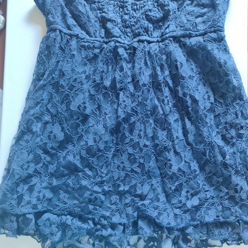 Women's strapless blouse with lace blue like new