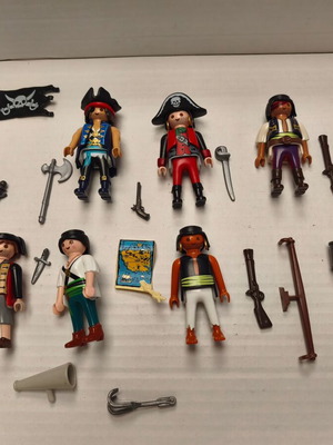 Playmobil пирати капитани и екипаж като нови, комплект от 6 фигури
