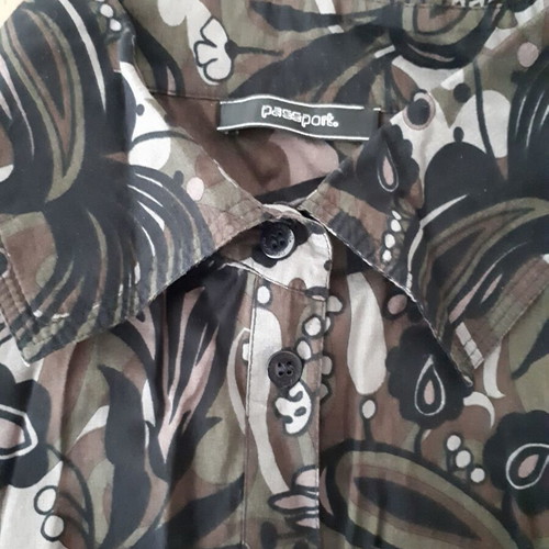 Pass~Port women's shirt M like new, cotton, fitted cut