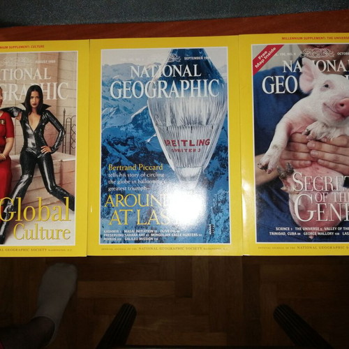 National Geographic magazine collection like new, 389 issues