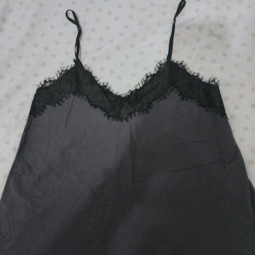 Lace-trimmed tank top medium gray like new