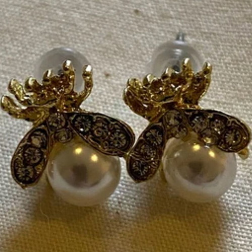 Elegant earrings new, unused