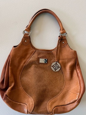 Patrick Cox leather shoulder bag like new, brown