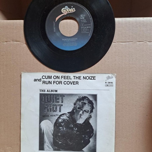 Quiet Riot Cum On Feel The Noize vinyl like new, 7", 45 RPM, metal