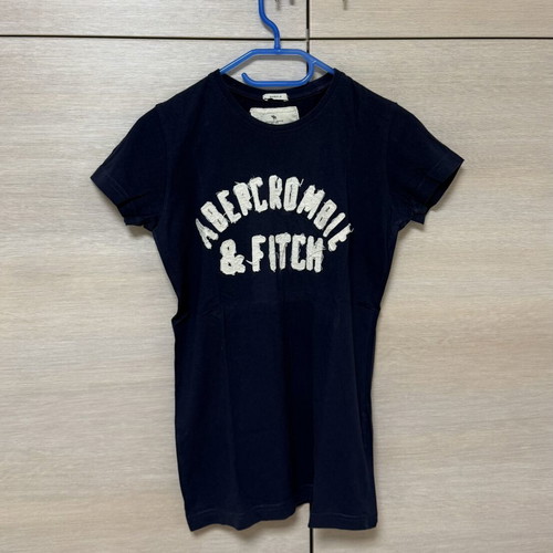 Abercrombie & Fitch navy blue cotton t-shirt Small, brand new