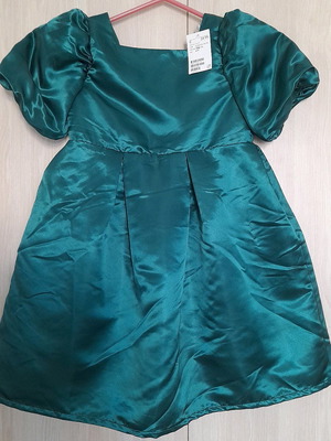 Επίσημο πράσινο φόρεμα H&M για 9 ετών, αχρησιμοποίητο