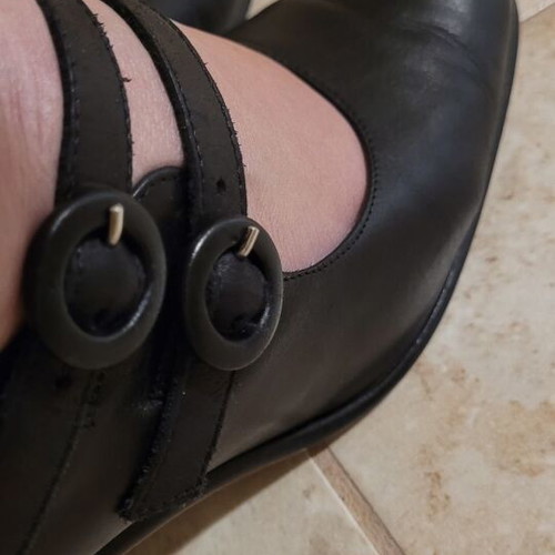 Mary Jane Marie Claire black leather pumps like new