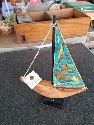 Decorative item like new, height 26 cm