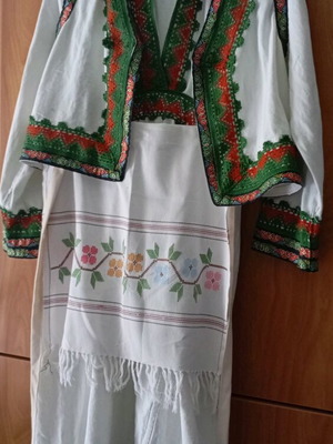Traditional Vlachopoula costume like new, size 8-10, old handmade