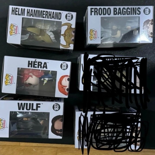Lord of the Rings Funko Pop bundle like new with minor damage on Helm