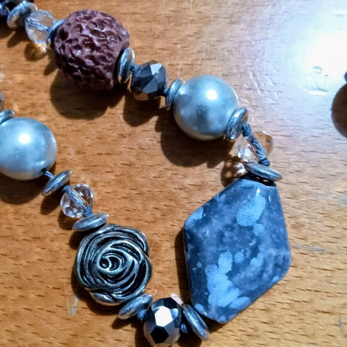 Women's handmade long necklace with lava stones and silver roses, new