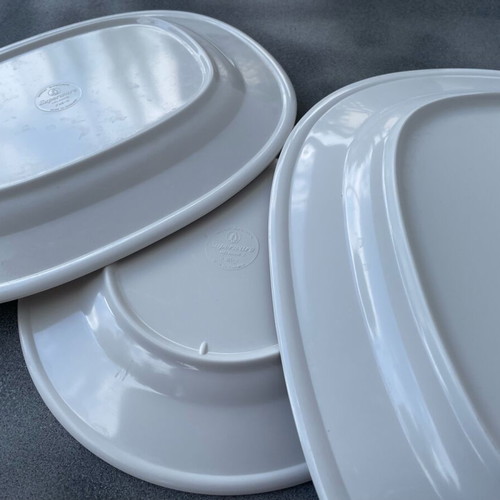 Superware dinnerware set used, 10 deep, 10 shallow, 7 fruit plates, 2 platters