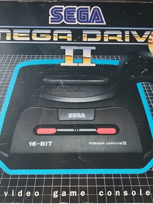 Sega Mega Drive 2 с кутия и Mega Games 6, работи нормално