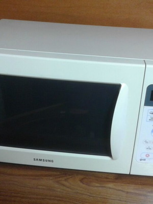 Φούρνος μικροκυμάτων με γκριλ Samsung σαν καινούργιο, δώρο αποχυμωτής και τρίφτης τυριών