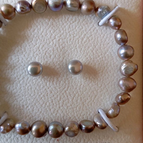 Bracelet and earrings set like new