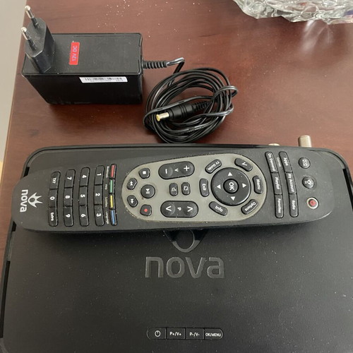 Nova decoder like new with power supply and remote control