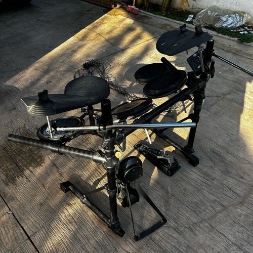 Electric drums used, complete set with rack and stool