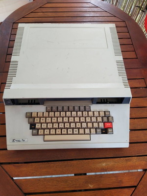 Tatung Einstein TC-01 desktop used, no drive or power supply