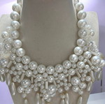 Necklace new, white