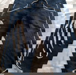  Γυναικείο GUESS κάπρι παντελόνι navy με λευκές λεπτομέρειες – άριστη κατάσταση
